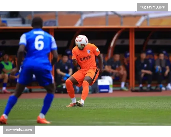 云南玉昆布尔克正面防守出色但转身回追慢 成防线明显短板